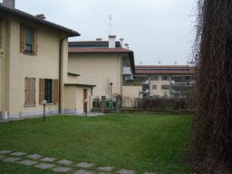 Via Dardanoni 10 cortile particolare